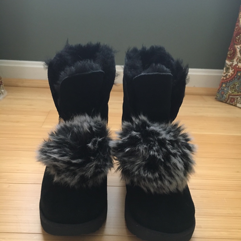 Kids size 13. Ugg black Isley Boots